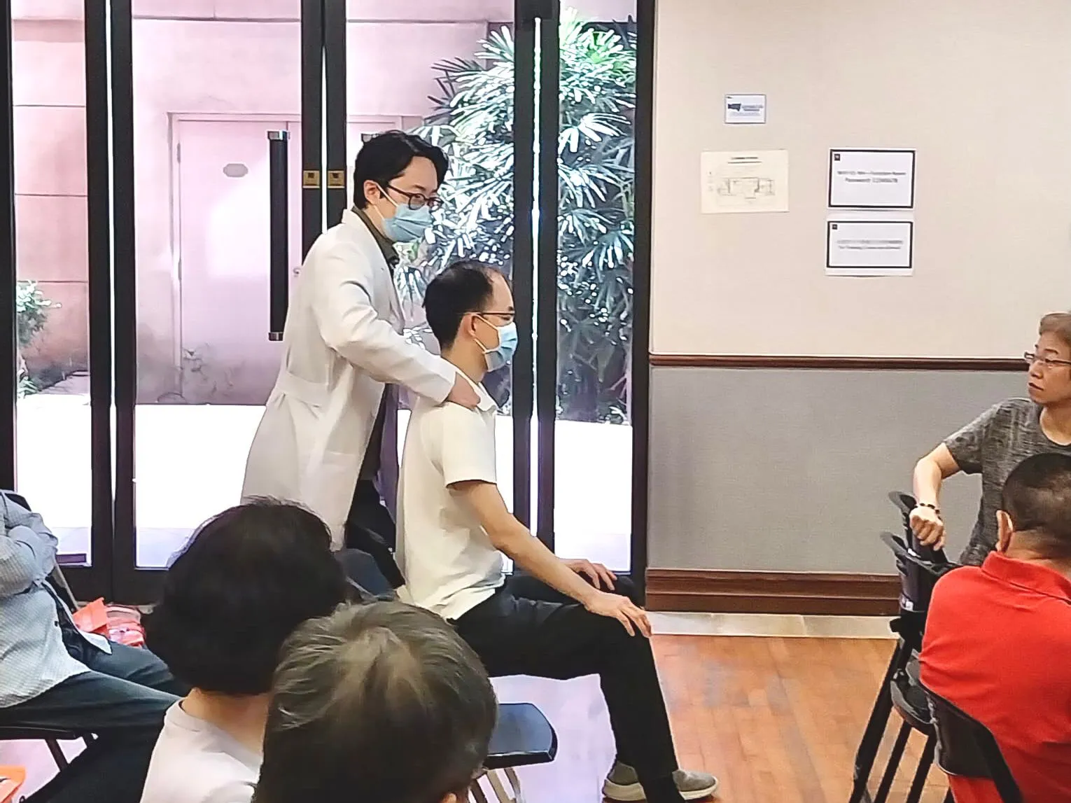 脊椎篩查及講座
